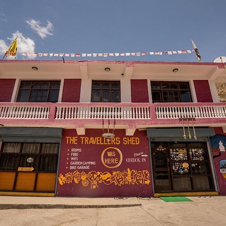 The Travellers Shed Hostel Kaza Exterior photo